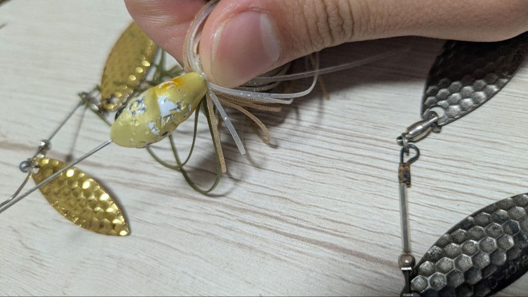 Evergreen D-Zone Spinnerbait 2pcs Hard Lure Fishing Equipment Good Condition - Image 4