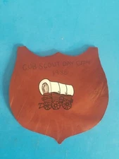 CUB SCOUT DAY CAMP 1985.HAND DRAWN HARD LEATHER PATCH/EMBLEM.FAST FREE SHIPPING.