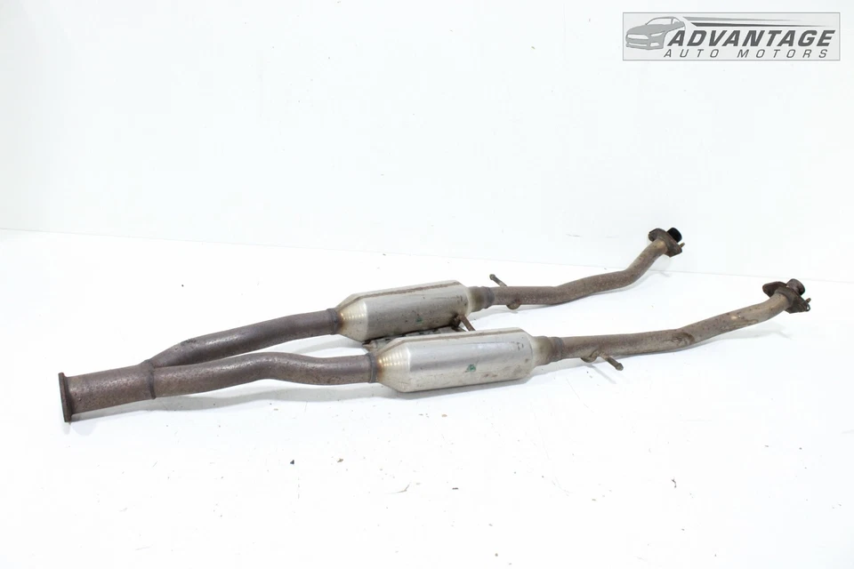 Infiniti Q60 2017-2022 AWD 3,0 L silenciador de escape tubo medio OEM Foto 2 de 4