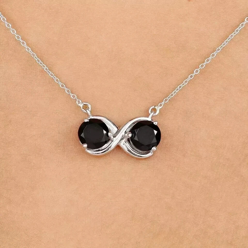 Colgante de diamantes negros de corte redondo de 2 quilates enchapado en oro blanco de 14 quilates cadena de 18 quilates Foto 3 de 4