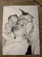 Jane Mansfield Rare 1958 United Press International Telephoto W/ Her Newborn Son
