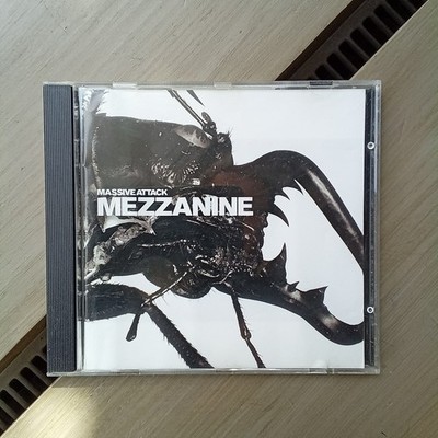 CD- Massive Attack - Mezzanine-Album