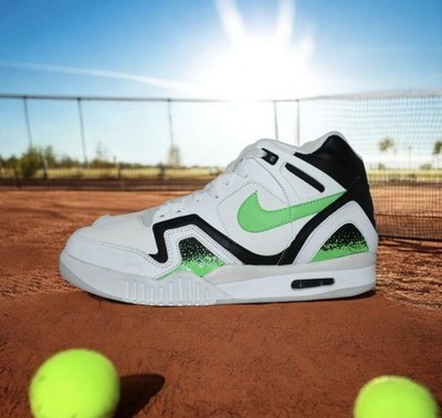 NIKE AIR TECH CHALLENGE II  ''POISON GREEN'' MENS TENNIS SHOES - MENS SIZE 9