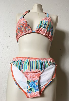 different color bikini top and bottom