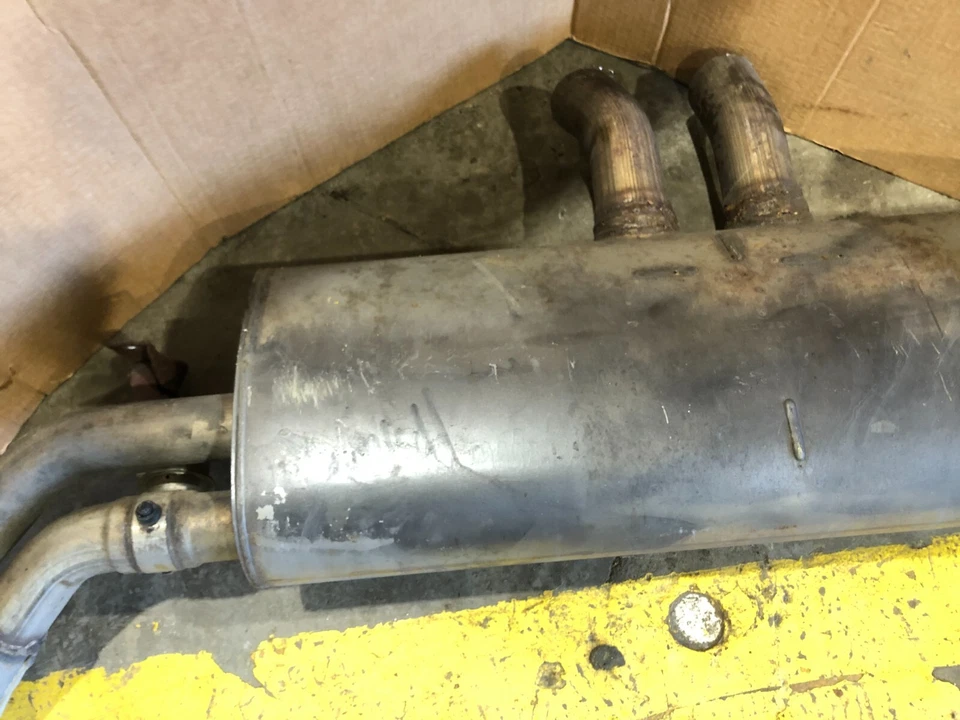 Silenciador de escape trasero BMW X6 E71 2008-2014 4,4 L V8 con puntas OEM. Foto 3 de 4