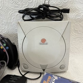 SEGA Dreamcast Console ~ 4 Controllers ~ 5 Game Bundle W/ Memory & Tremor Tested