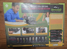 Fingerlings Untamed JailBreak Playset Infrared T-Rex Glow in Dark Dinosaur Cage