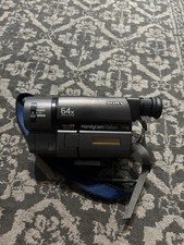 Sony Handycam Vision CCD-TRV25 Video Camera 8x64 with Battery and Charger