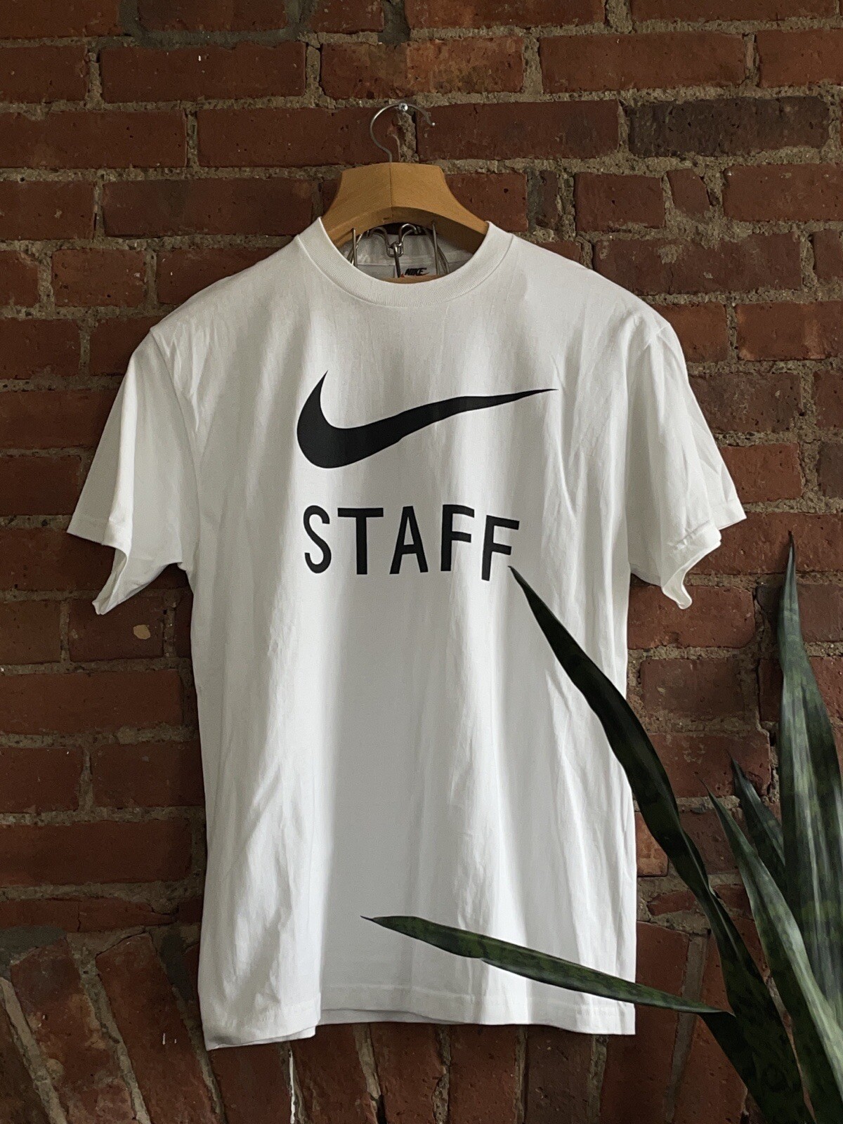 OFF WHITE X NIKE RARA T shirt promozionale vintage anni '90 Nike Staff bianca sporca Vibe taglia XL 21 5 x 29