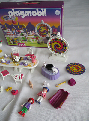 Playmobil My Life 71451 pas cher, Enfants avec décorations de fête