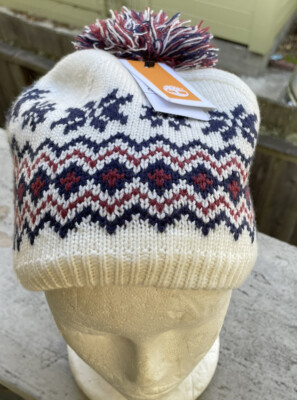 NWT Women s TIMBERLINE Snowflake Fleece Lined Pom Pom Beanie OSFM