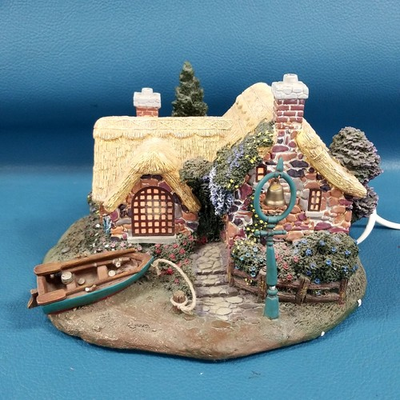 #ad 2001 Hawthorne Village Collection Thomas Kinkade Seaside Boathouse Light WORKS $19.99