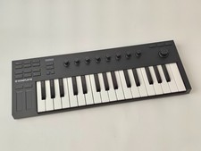 Native Instruments M32  Komplete Kontrol Keyb...
