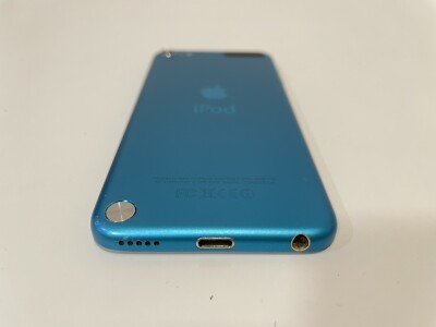 Apple iPod Touch 5th Generation 32 GB - Blue - MUFFLED SPEAKER