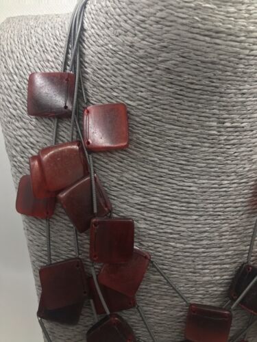 Conjunto de collar y pendientes vintage East rojo oscuro cuadrado con cuentas en capas tono estaño - Imagen 6 de 14