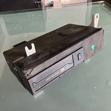 1998-1999-2000 LEXUS UCF20 LS400 CD CHANGER 86270-50120 OEM