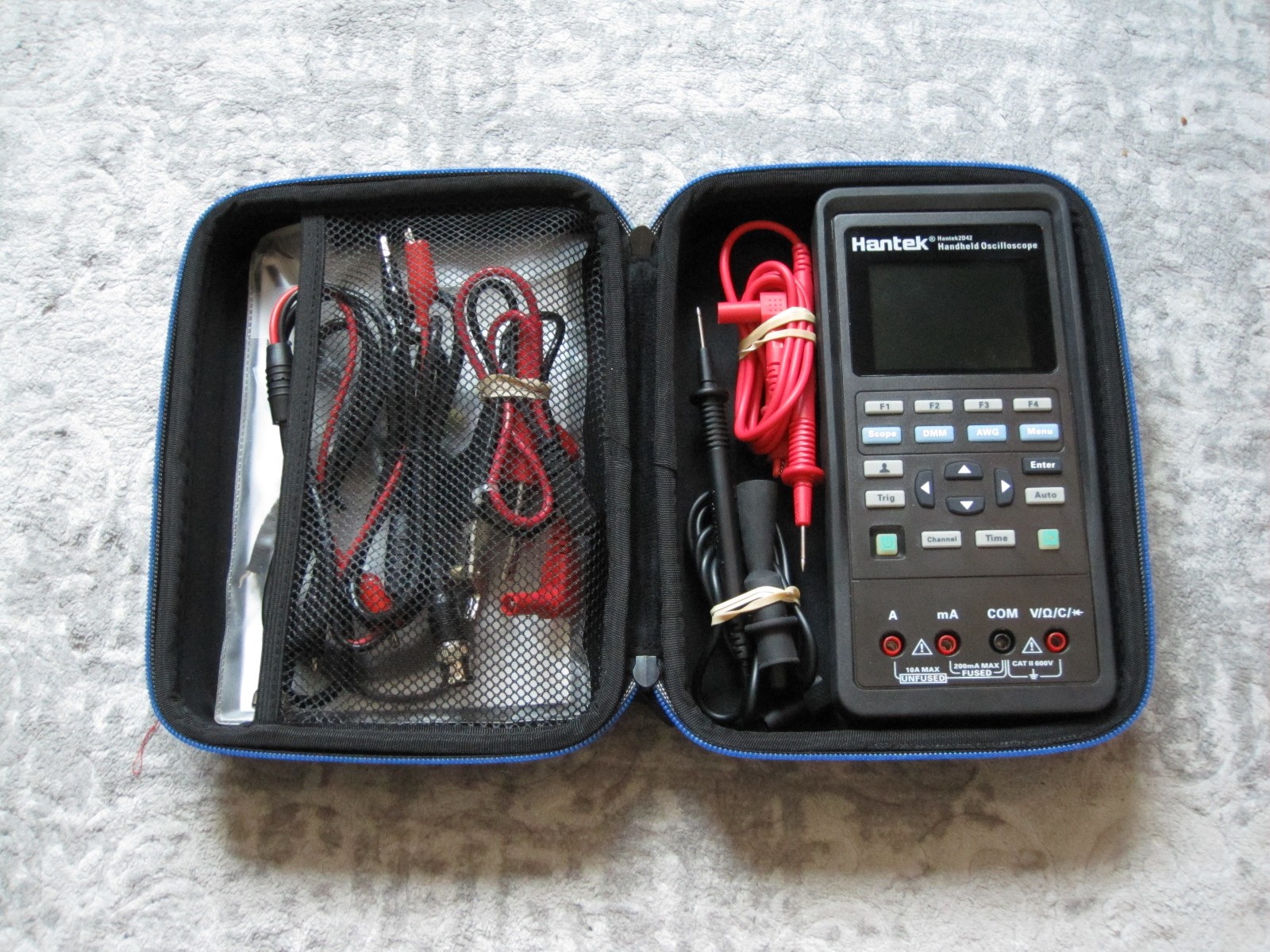 Hantek 2D42 Handheld Oscilloscope Multimeter 2-Channel 40MHz w/Accessories