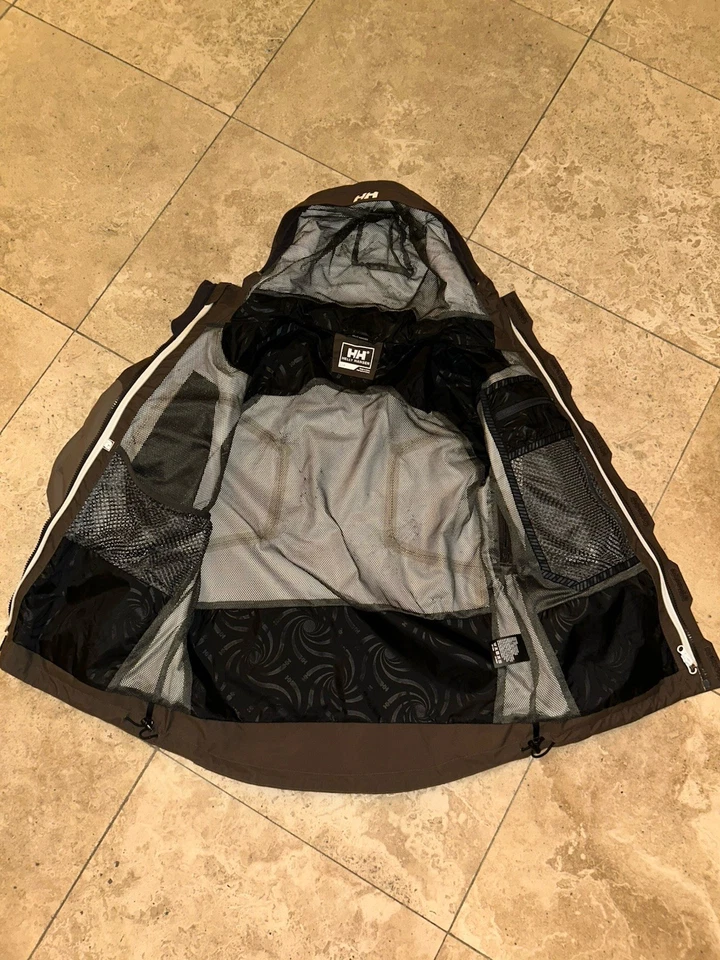 Chaqueta de esquí para hombre Helly Hansen Shell. Marrón ligero a prueba de agua tamaño pequeño Foto 2 de 4