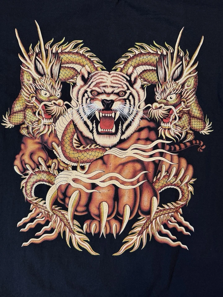 Camiseta mediana vintage Dragon Tiger texturizada luz negra cambio de color Tailandia Foto 4 de 4