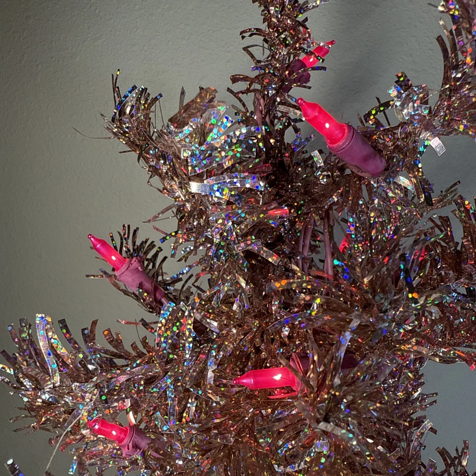 Голографическая розовая мишура рождественская елка предварительно освещенная розовыми огнями 24 дюйма - Изображение 3 из 4