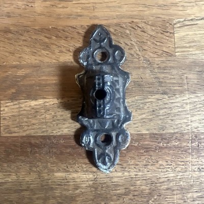 Antique CAST IRON WALL OIL LAMP WALL MOUNT BRACKET  1 JMS