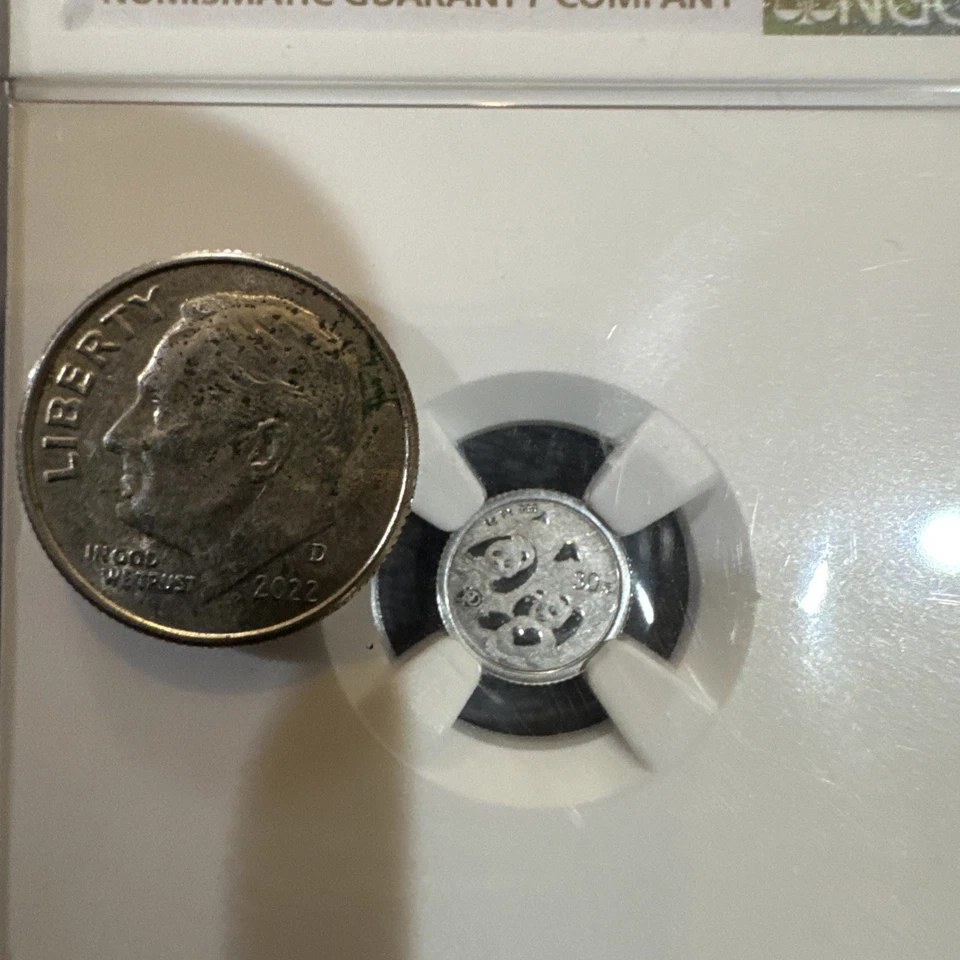 2022 China Pt30Y Panda Coin MS70 40th Anniversary NGC Certified - Image 3 of 4