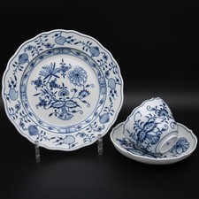 3 pieces - Meissen (1st Wahl) Coffee Set Onion Pattern New Cutout