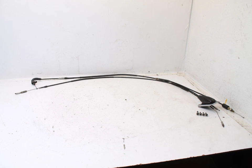 Kawasaki KE125 1980-1981 Juego de cables de acelerador usados OEM Foto 2 de 4