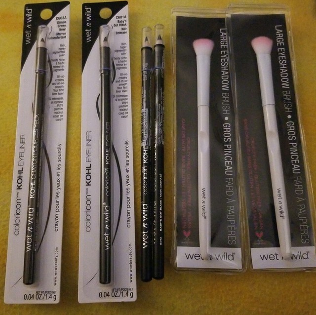 Wet n Wild Kohl Eyeliner Pencils & 2 Large Eyeshadow Brush (Lot of 6