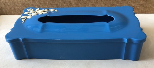 Vintage Tissue Holder Shwarz Brothers Plastics Azure Blue White Roses Vanity Box - Picture 8 of 12