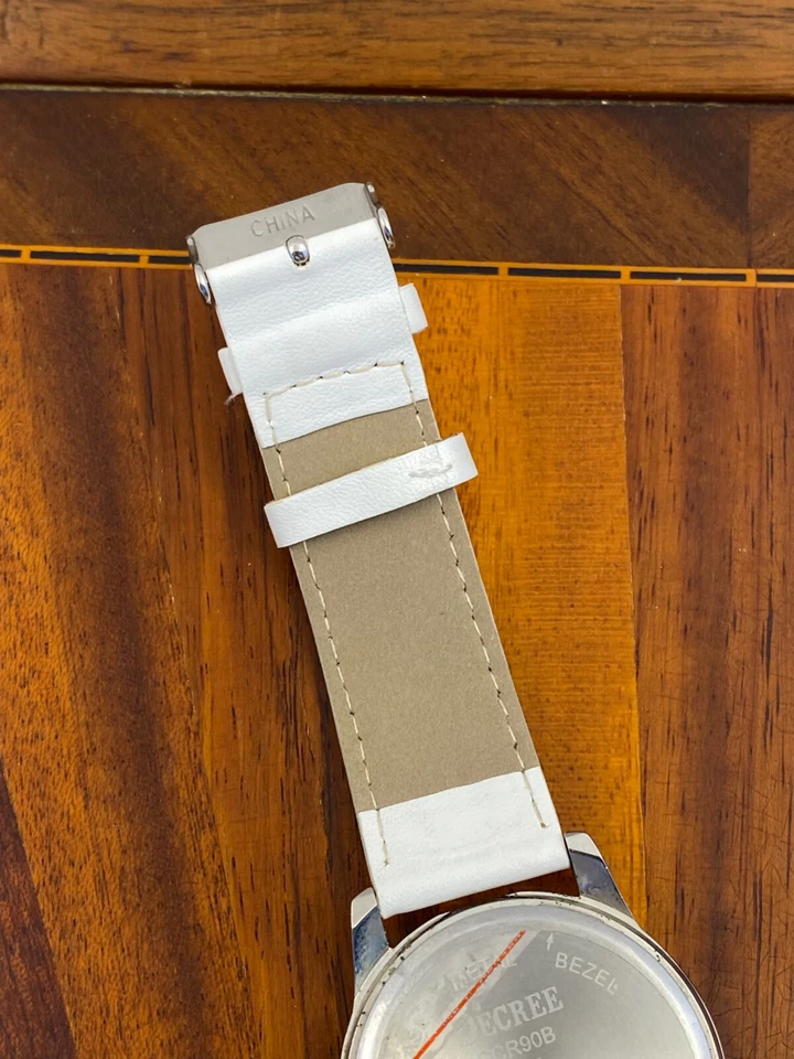 Decree Women's Watch Fashion White Dial and Bracelet 38mm New Battery - Image 4 of 4