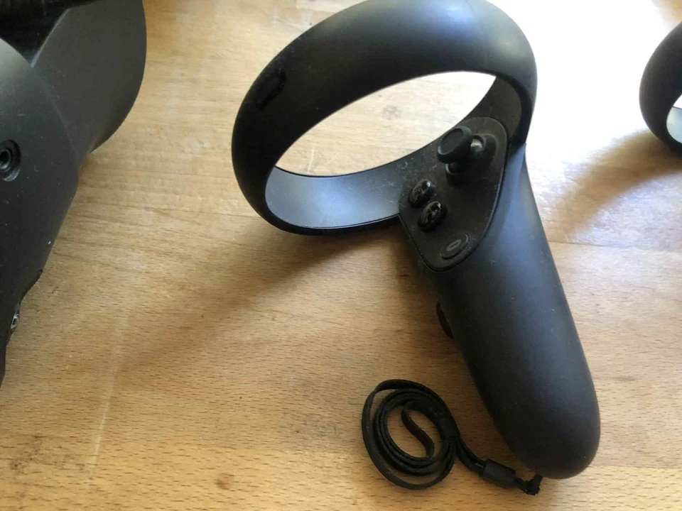 Meta Oculus Rift S VR Headset - Black With Controllers 80Hz Refresh Rate - Image 3 of 4