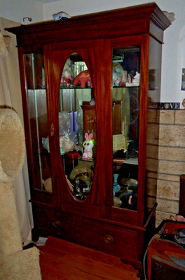 Vintage Curio Display Cabinet   Glass Shelves   Mirrored Back   Wood Finish   