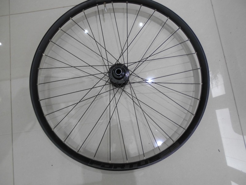 Hope Fortus 26  27.5 front wheel 6 Bolt Pro 4 black 15x110mm