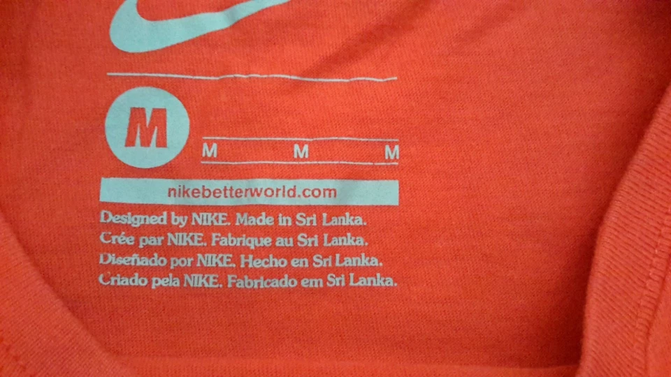 Nike Girl's Size MActive Casual Short Sleeve T-Shirt Red Sequins Logo Pre-owned - Изображение 4 из 4