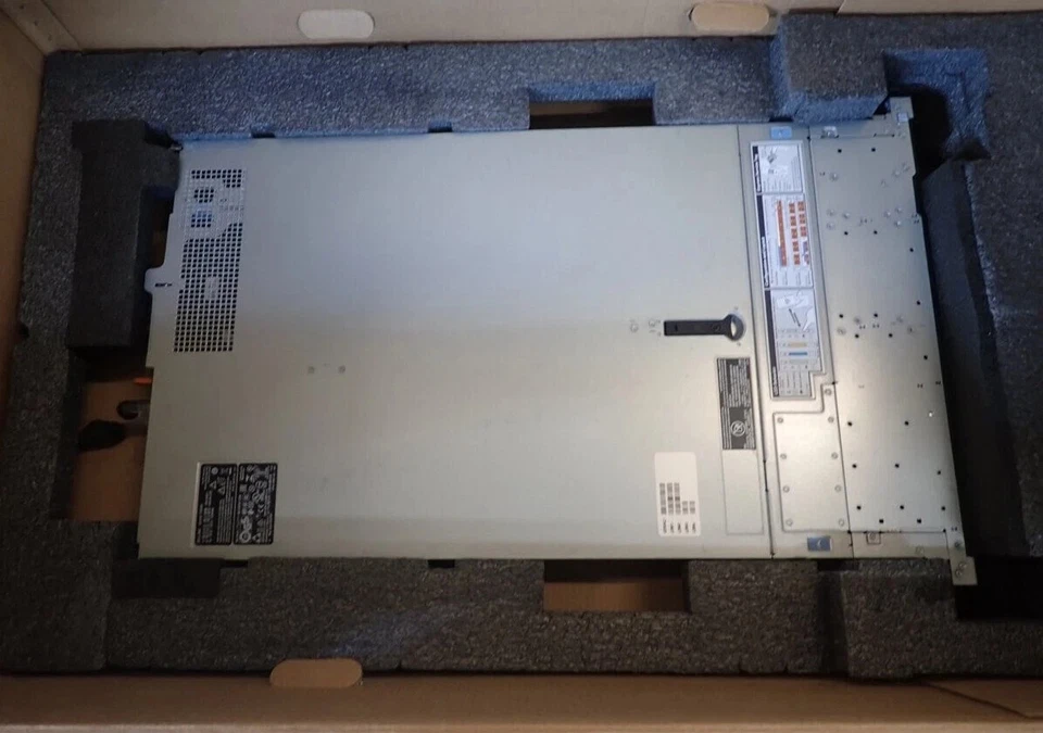 New Dell PowerEdge R640 CTO Configure-To-Order 1U Rack Server 2x CPU 4x 3.5" Bay - Image 3 of 4