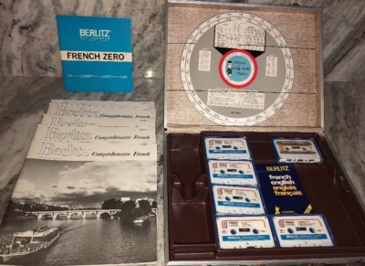 VINTAGE BERLITZ COMPREHENSIVE CASSETTE COURSE FRENCH WITH ATTACHE AND VERB WHEEL