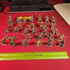 Vintage Plastic Army Men Soldiers Mixed Brands 1/32" approx. 29 Pieces Lot 135
