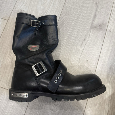 Red Wing Shoes Men's Black Leather Engineer Buckle Mid-Calf Boots 9.5D
