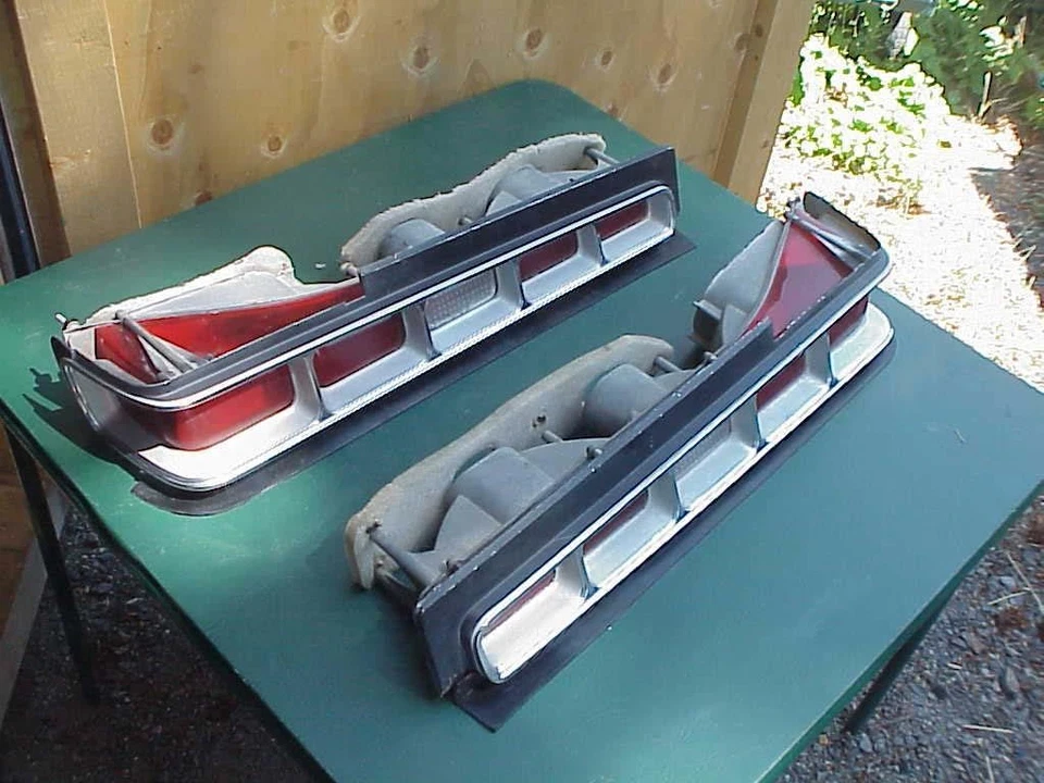 Dodge Monaco 1969 par de conjuntos de luces traseras OEM muy buen usado izquierda y derecha Foto 2 de 4