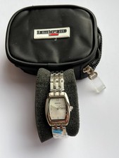 Lambretta ladies analogue watch with metal bracelet, date window and second hand