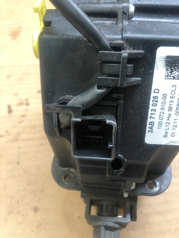 2010-2017  Volkswagen CC PASSAT B7 DSG  Gear shift lever  P/N 3AB713023D - Image 2 of 4