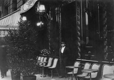 Uniformed doorman outside Maxim's restaurant on rue Royale Paris 1925 Old Photo