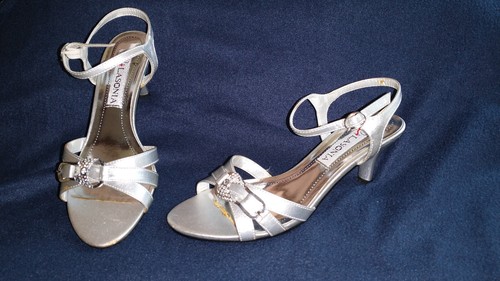 Lasonia SILVER Sandals -- size 5.5 | eBay