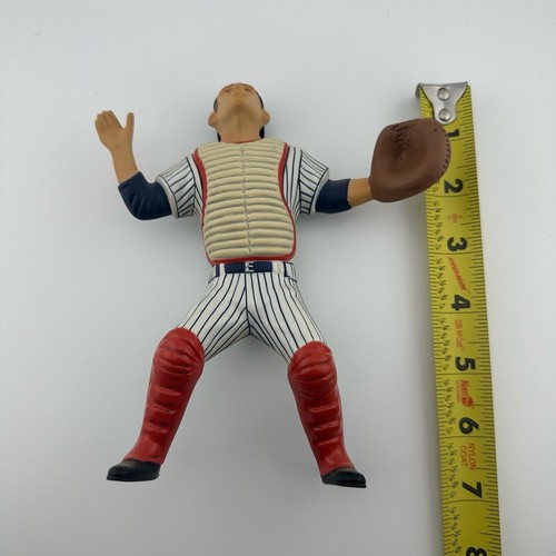 Hartland SCD American Tradition Yogi Berra Statue **Excellent Condition** - Picture 4 of 5