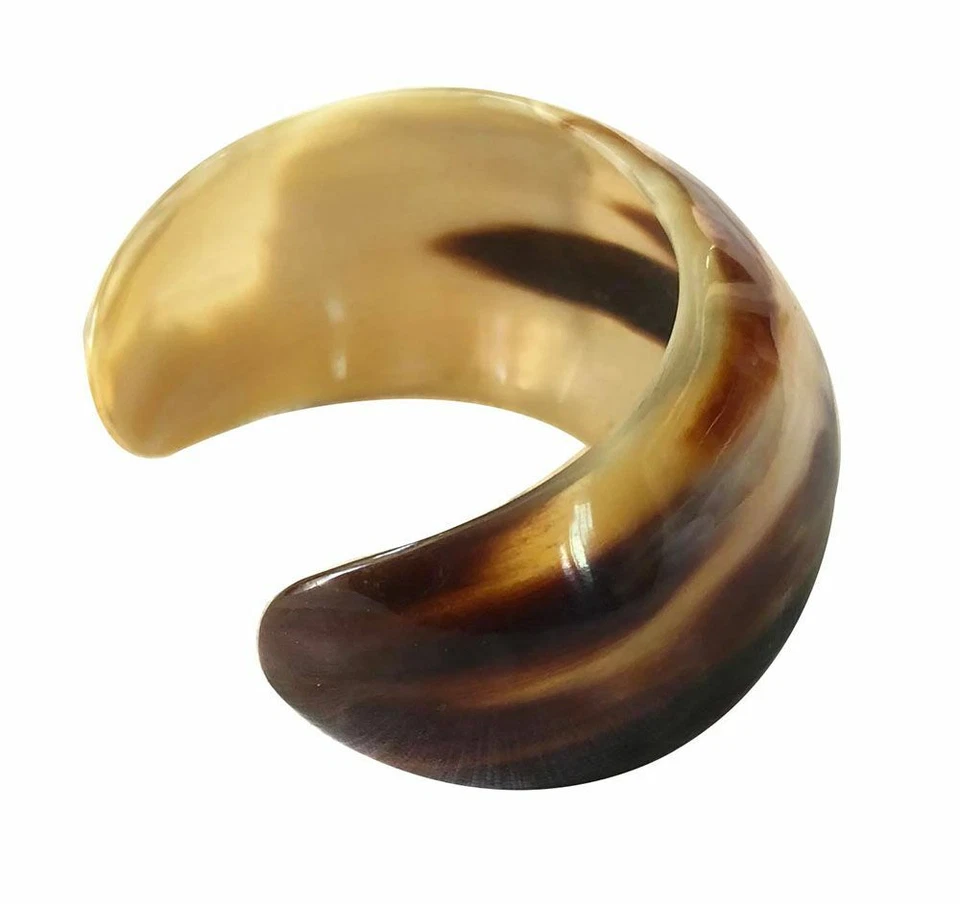 Pulsera de cuerno de vaca texturizada nueva. Foto 3 de 4