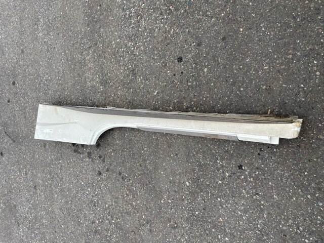 13 FERRARI 458 ITALIA COUPE OEM LEFT DRIVERS SIDE ROCKER TRIM MOULDING 81361900