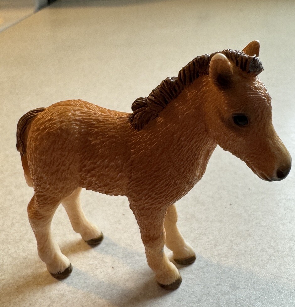 SCHLEICH 13691 Dartmoor Fohlen – Realistische Spielfigur Für Kinder, Detailgetreu, Robust