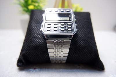 Vintage Casio CD-401 Data Bank Calculator Watch 1984 Japan M Rare