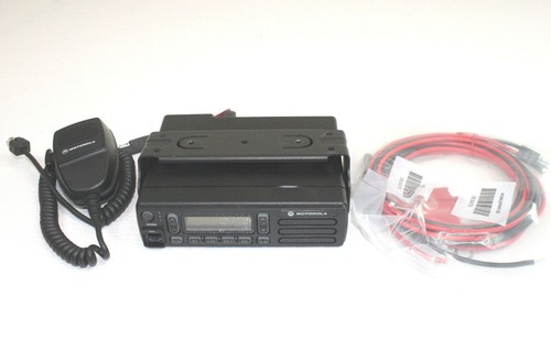Motorola MOTOTRBO CM300d ANALOG 25W VHF 99ch 136-174MHz Mobile